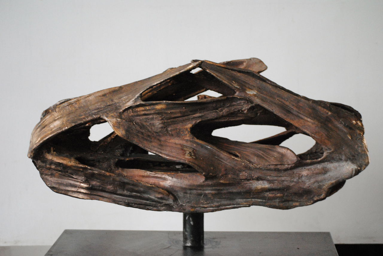 Emil Cimiotti, o.T. (Bolide) , 2014, Bronze, gussrau, 44 x 77 x 26 cm, - verkauft!
