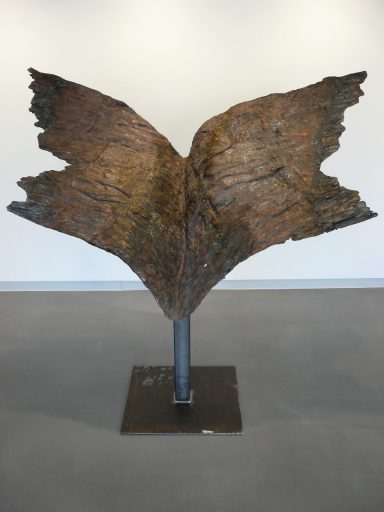 Emil Cimiotti, Volare, 2011, Bronze, gussrau, auf Stahl, 133 cm x 121 cm x 90 cm, Preis auf Anfrage, Galerie Cyprian Brenner