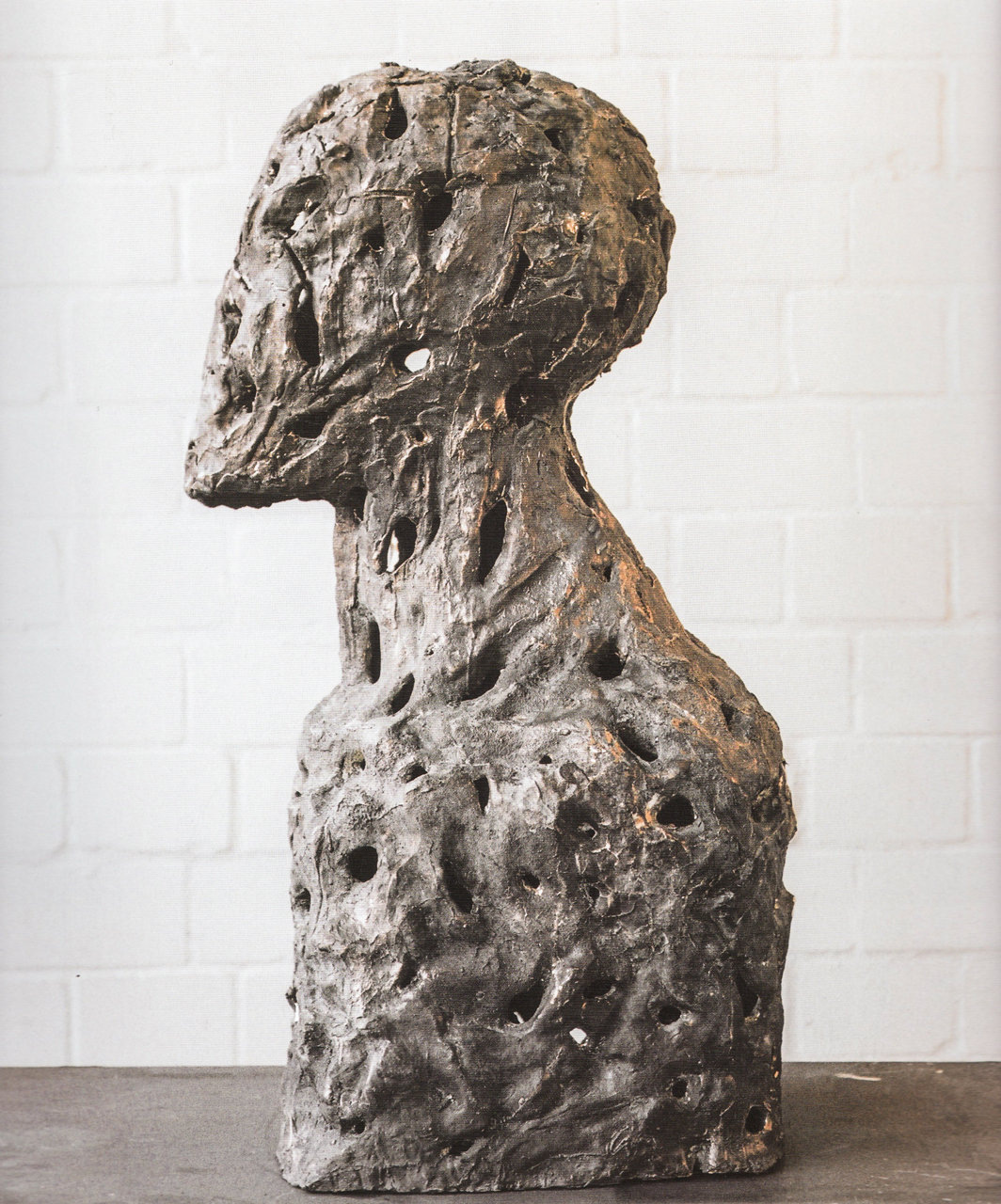 Emil Cimiotti, Mein Bruder (späte Fassung), 2002, Bronze, gussrau, 90 cm x 50 cm x 42 cm, Preis auf Anfrage, Galerie Cyprian Brenner