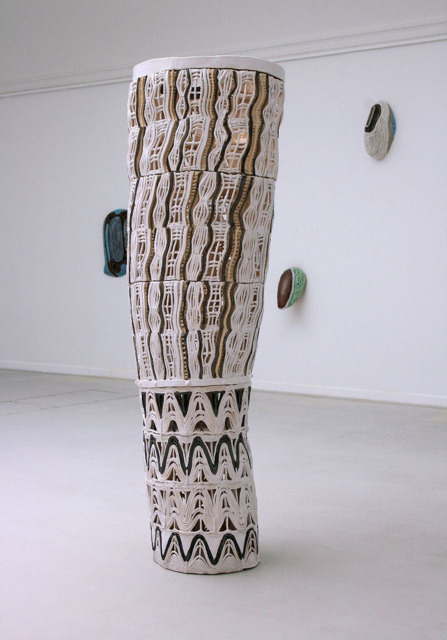 Stephan Hasslinger, Lady Gagas Kleid, 2012, Keramik und Glasuren, 208 cm x 80 cm x 85 cm, - verkauft!