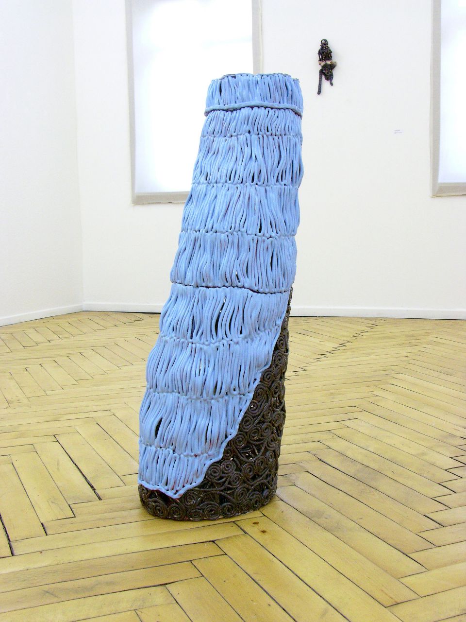 Stephan Hasslinger, Spiral Gusset, 2012, Keramik, Glasuren und Lack, Preis auf Anfrage