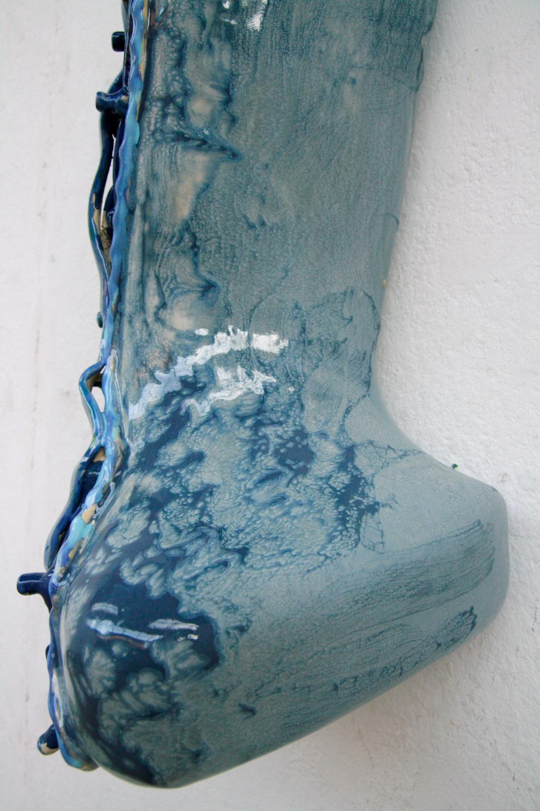 Stephan Hasslinger, Spyder Bumper (Detail), 2023, Keramik und Glasuren, 49 cm x 20 cm x 19 cm, Preis auf Anfrage, Galerie Cyprian Brenner
