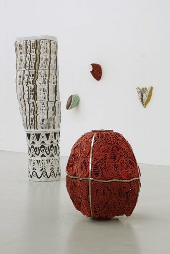 Stephan Hasslinger, Lady Gaga und Paisley, Keramik und Glasuren, Preis auf Anfrage, Galerie Cyprian Brenner