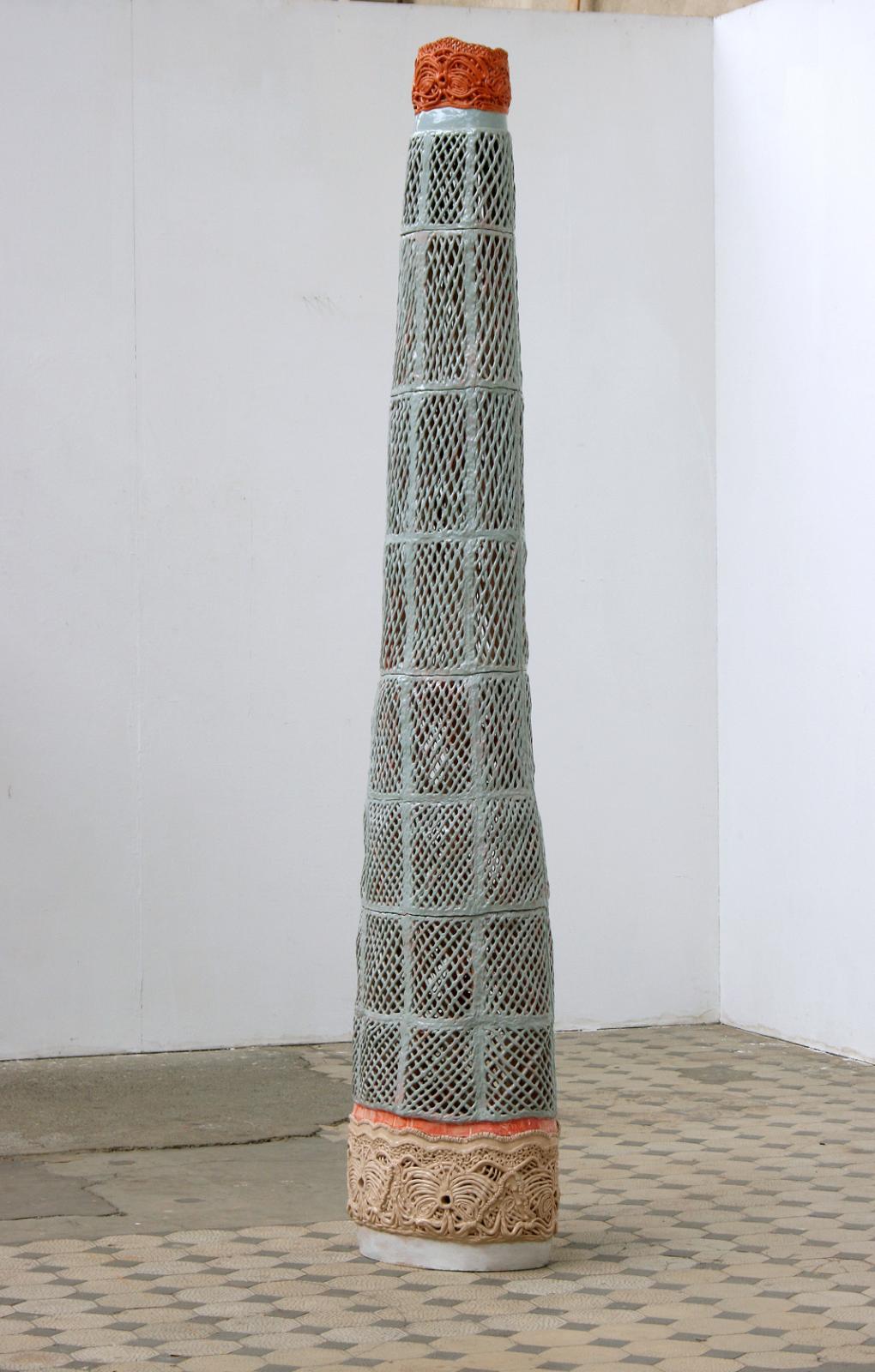 Stephan Hasslinger, Stretch, Keramik und Glasuren, 275 cm x 42 cm x 38 cm, Preis auf Anfrage, Galerie Cyprian Brenner