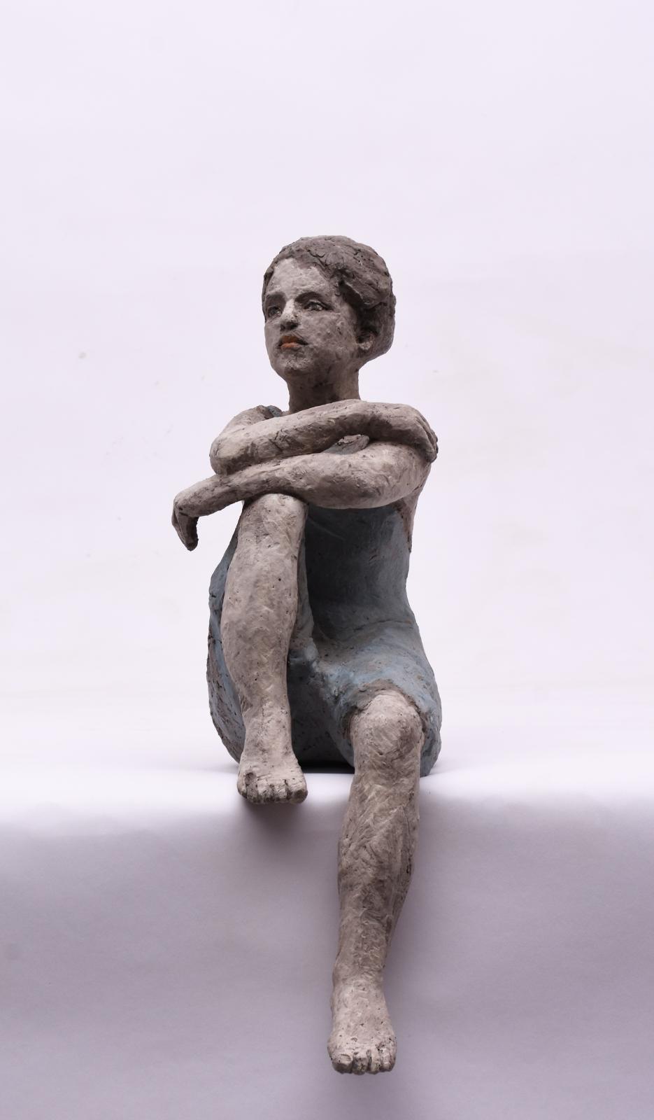 Silvia Siemes, Bleiben, Warten, 2021, Terrakotta, H.: 46 cm, verkauft! , Galerie Cyprian Brenner