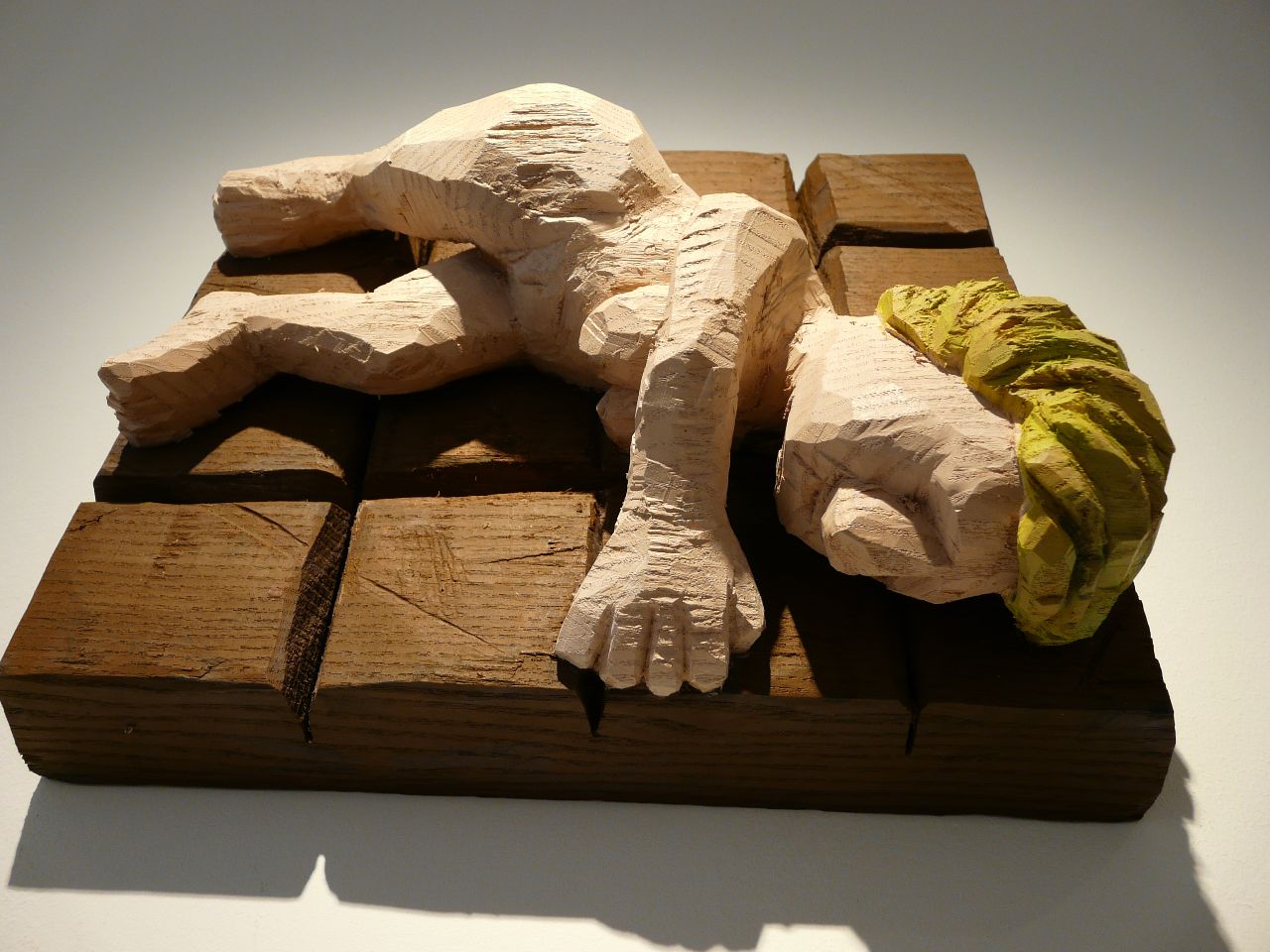 Daniel Wagenblast, Schoko Frau, 2014, Holz bemalt, 25 cm x 27 cm, Preis auf Anfrage, Galerie Cyprian Brenner
