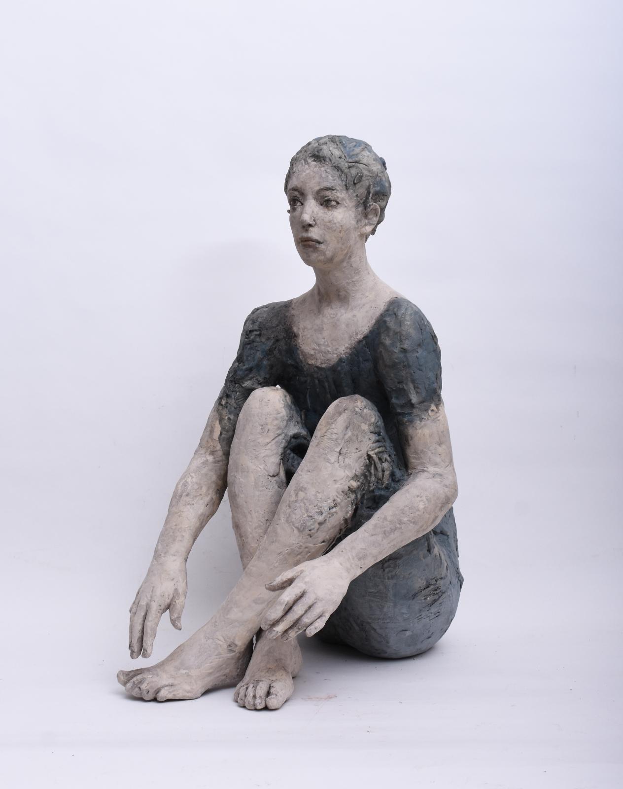 Silvia Siemes, Bleiben Warten, 2020, Terrakotta, gebrannt, Höhe: 73 cm, Preis auf Anfrage, sis011de