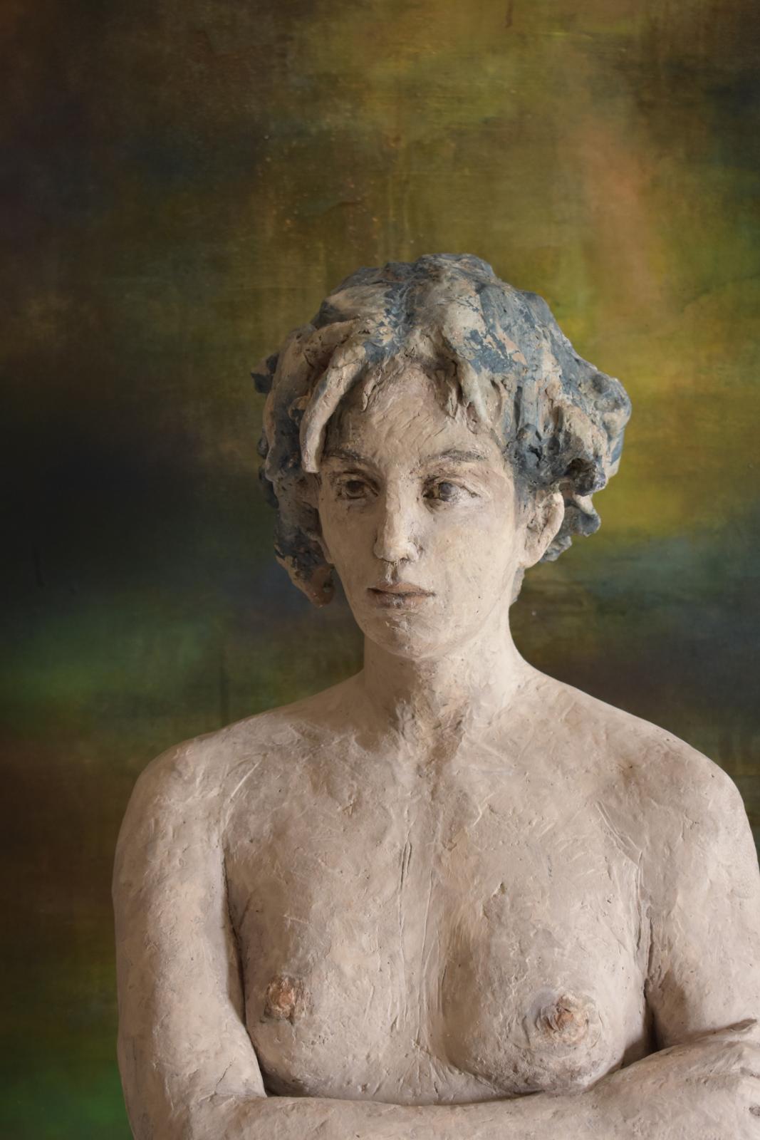 Silvia Siemes, Halbfigur, 2020, Terrakotta, engobiert, Höhe: 86 cm (Ausschnitt), verkauft!