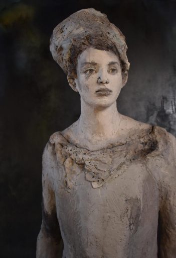 Silvia Siemes, Adam, 2017, Terrakotta, gebrannt, Höhe 188 cm, (Detailansicht Gesicht), verkauft!