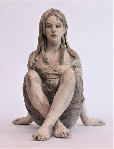 Silvia Siemes, Bleiben, Warten, Terrakotta gebrannt, 2021, Höhe 52cm, verkauft! Galerie Cyprian Brenner
