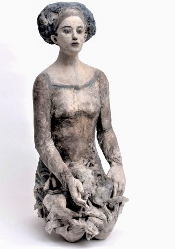 Silvia Siemes, Grosse Sitzende, 2019, Terrakotta gebrannt, Höhe 87 cm, Preis auf Anfrage, SüdWestGalerie