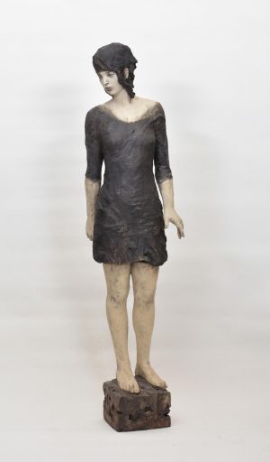 Silvia Siemes, im Licht, 2018, Terrakotta, gebrannt, Höhe 156 cm , verkauft!