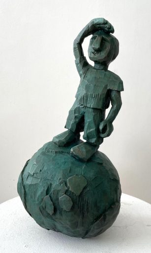 Daniel Wagenblast, Weltenfahrer 40, 2021, Bronze grün patiniert, 40 cm x 20 cm x 20 cm, Preis auf Anfrage, Galerie Cyprian Brenner