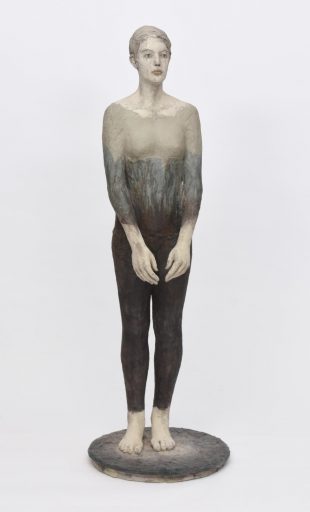 Silvia Siemes, große Stehende, 2022, Terrakotta, Höhe: 161 cm, Preis auf Anfrage, sis028kü