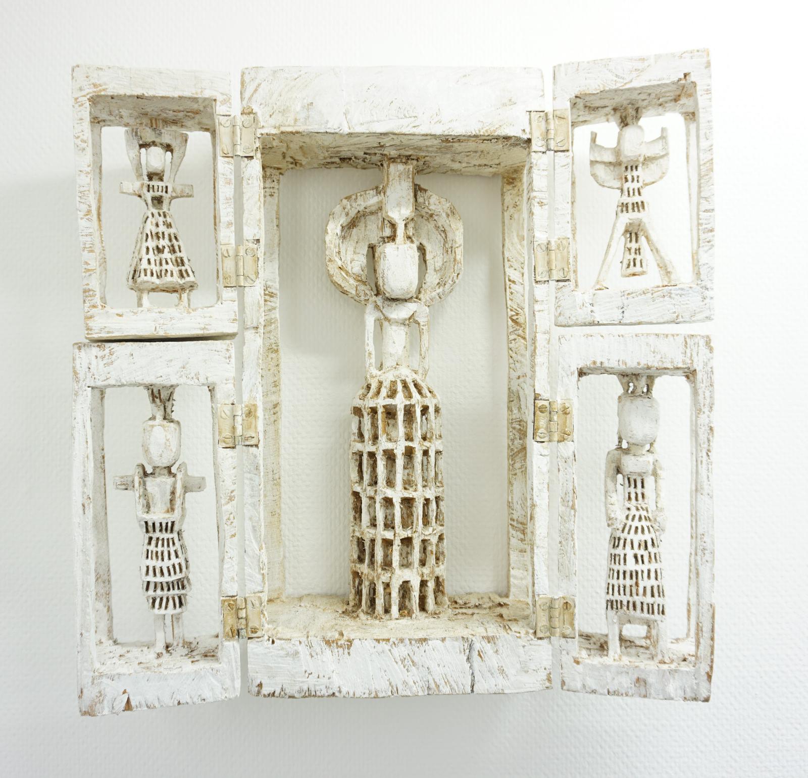 Klaus Hack, Madonnen - Altar, 2011, Eice, weiß gefasst, vierflügelig, aufgeklappt, 40 x 39 x 9,5 cm, Preis auf Anfrage