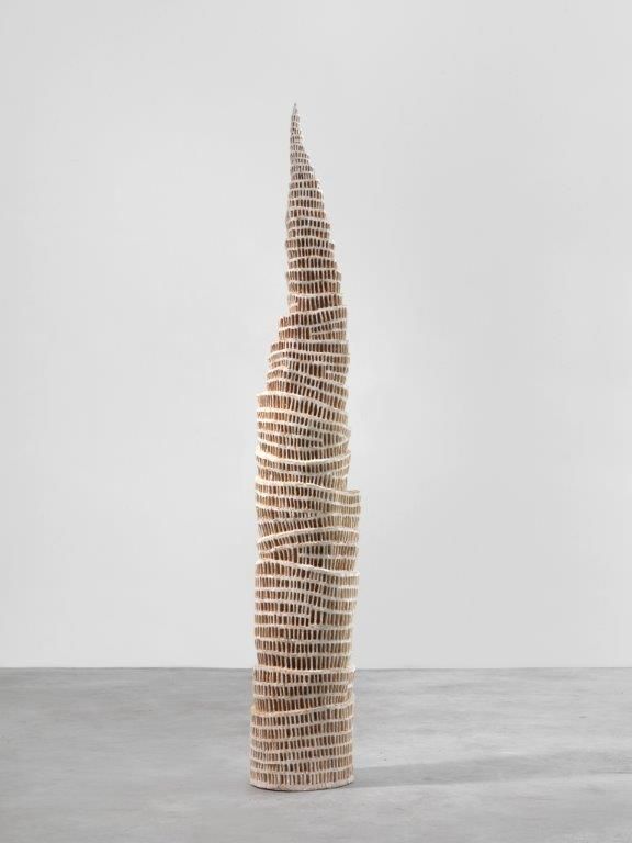 Klaus Hack, Babel, 2011, Holz weiß gefasst, 208 cm x 47 cm x 34 cm, - verkauft!