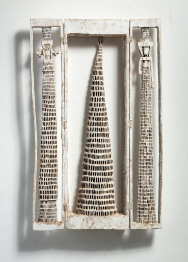 Klaus Hack, Babel Altar, Linde weiß gefasst (aufgeschlagen), 122,5 cm x 76 cm x 14 cm, Preis auf Anfrage, Galerie Cyprian Brenner