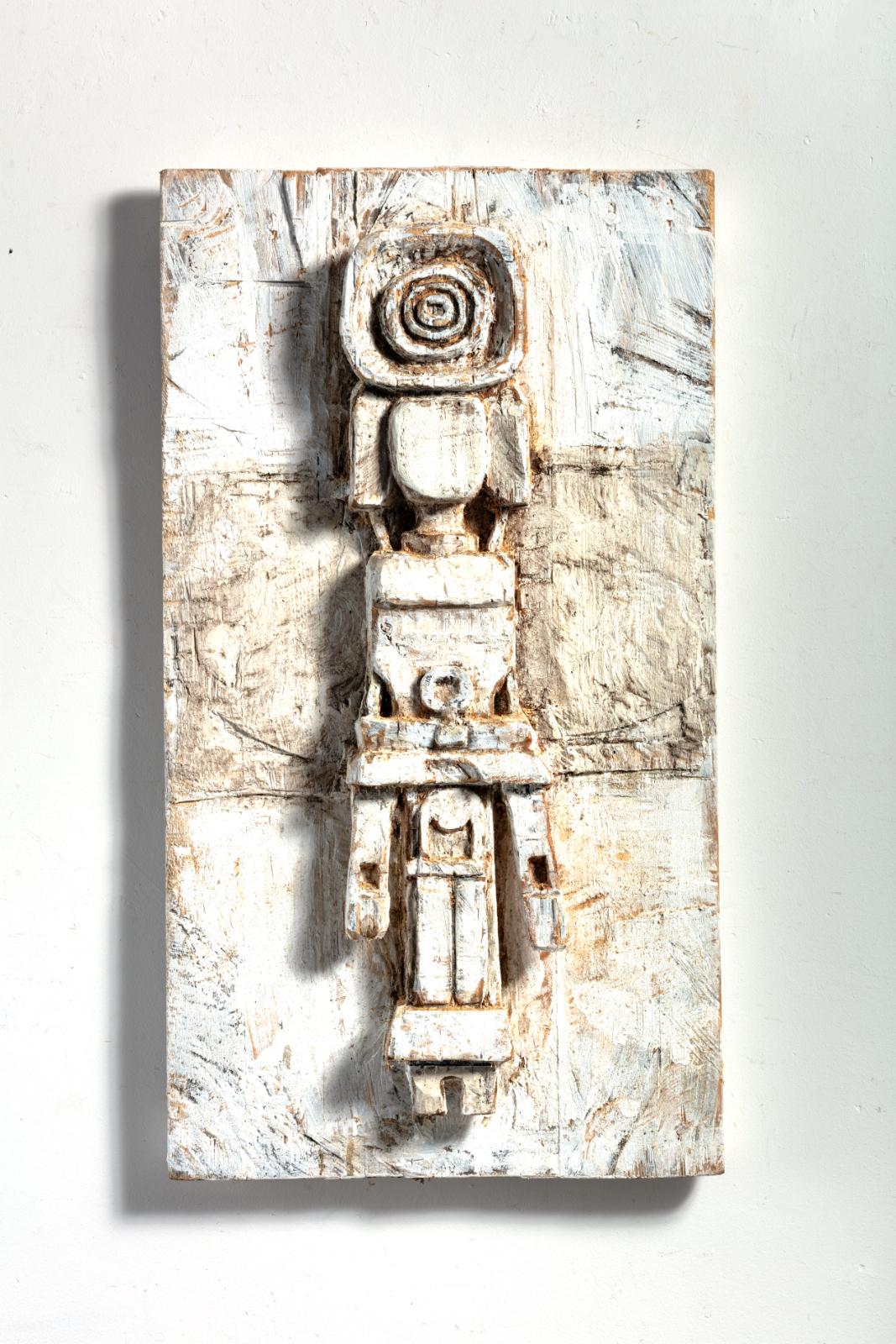 Klaus Hack, Idol Figur, 2019/2020, Kiefer, weiß gefasst, 100 cm x 55 cm x 9 cm, Preis auf Anfrage, Galerie Cyprian Brenner