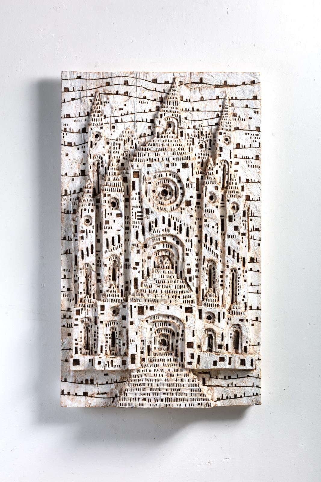 Klaus Hack, Kathedrale, 2018/2019, Kiefer weiß gefasst, 130 cm x 77 cm x 9 cm, Preis auf Anfrage, Galerie Cyprian Brenner