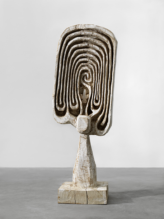 Klaus Hack, Labyrinth, 2015, Holz weiß gefasst, 198 cm x 67 cm x 49 cm, Preis auf Anfrage