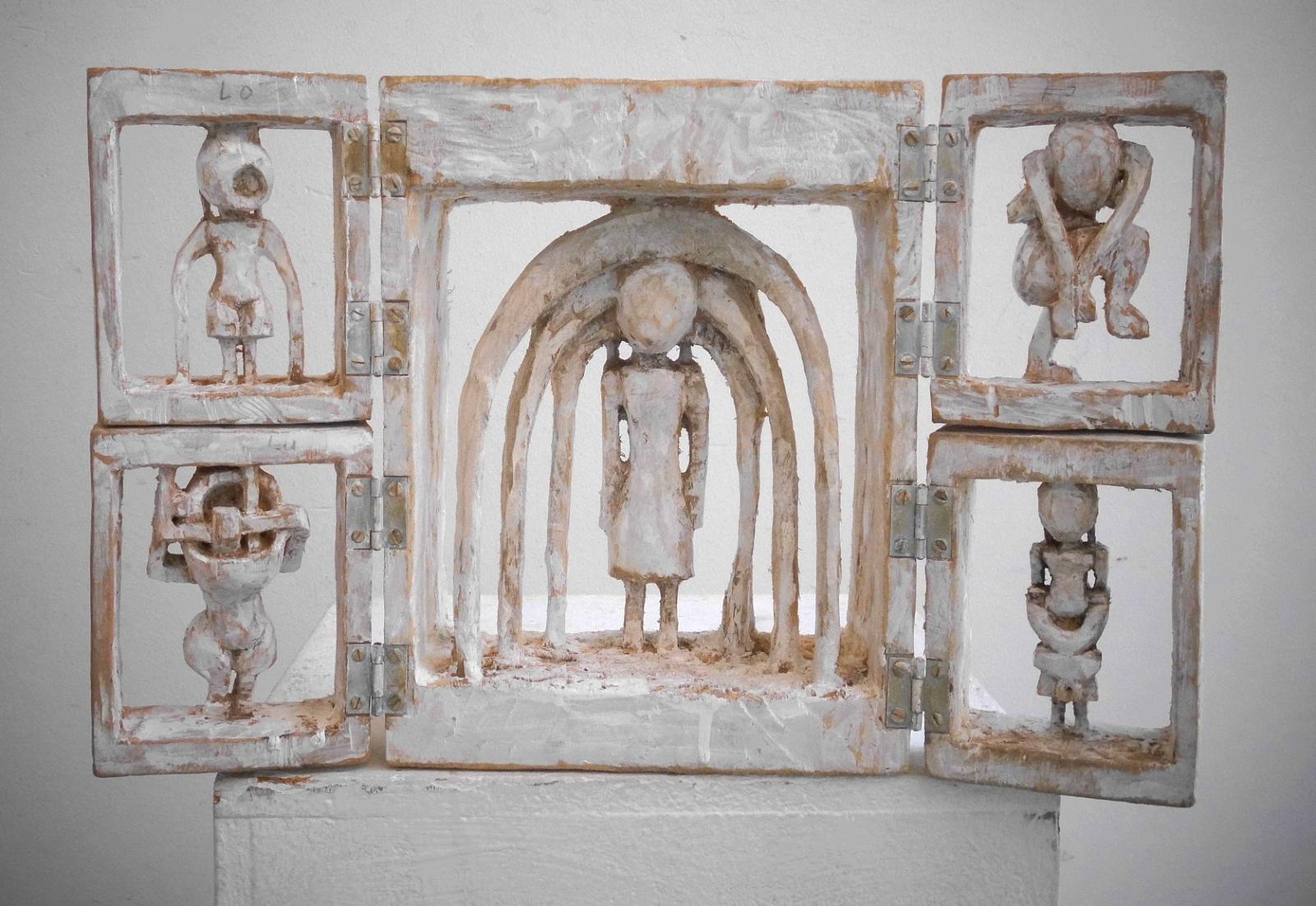 Klaus Hack, Laokoon - Altar, 2023, Linde weiss gefasst, vierflügelig, aufgeschlagen 24,5 cm x 38 cm x 8 cm, VERKAUFT!, Galerie Cyprian Brenner