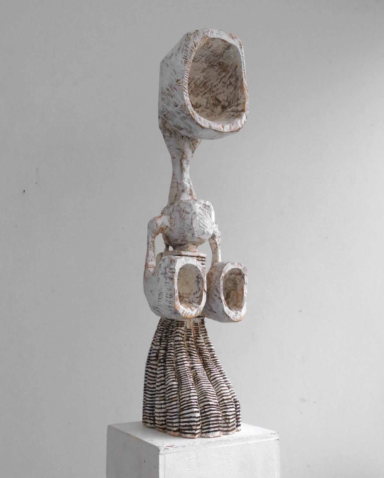 Klaus Hack, Ohrenmaschinistin 2, 2013, Linde, weiss gefasst, 99 cm x 26 cm x 25,2 cm, Preis auf Anfrage, Galerie Cyprian Brenner
