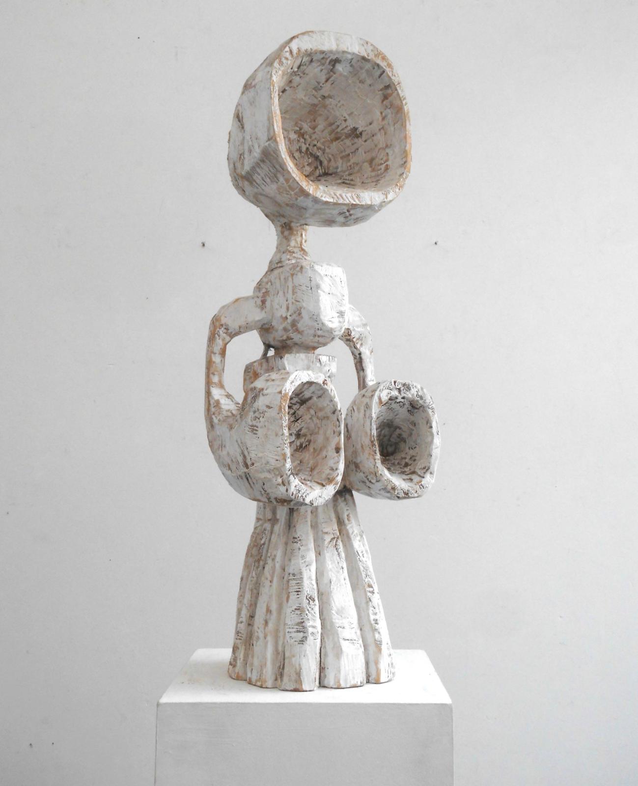 Klaus Hack, Ohrenmaschinistin, 2013, 2014, Pappel, weiß gefasst, 100,5 cm x 34,5 cm x 28 cm, Preis auf Anfrage, Galerie Cyprian Brenner