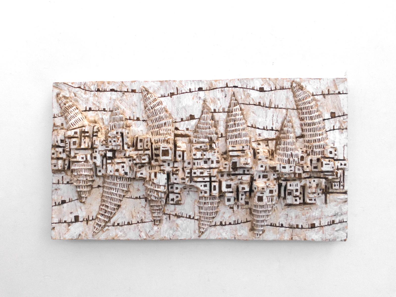 Klaus Hack, Stadtlandschaft, 2020, Kiefer weiß gefasst, 54 cm x 99 cm x 9 cm, Preis auf Anfrage, Galerie Cyprian Brenner