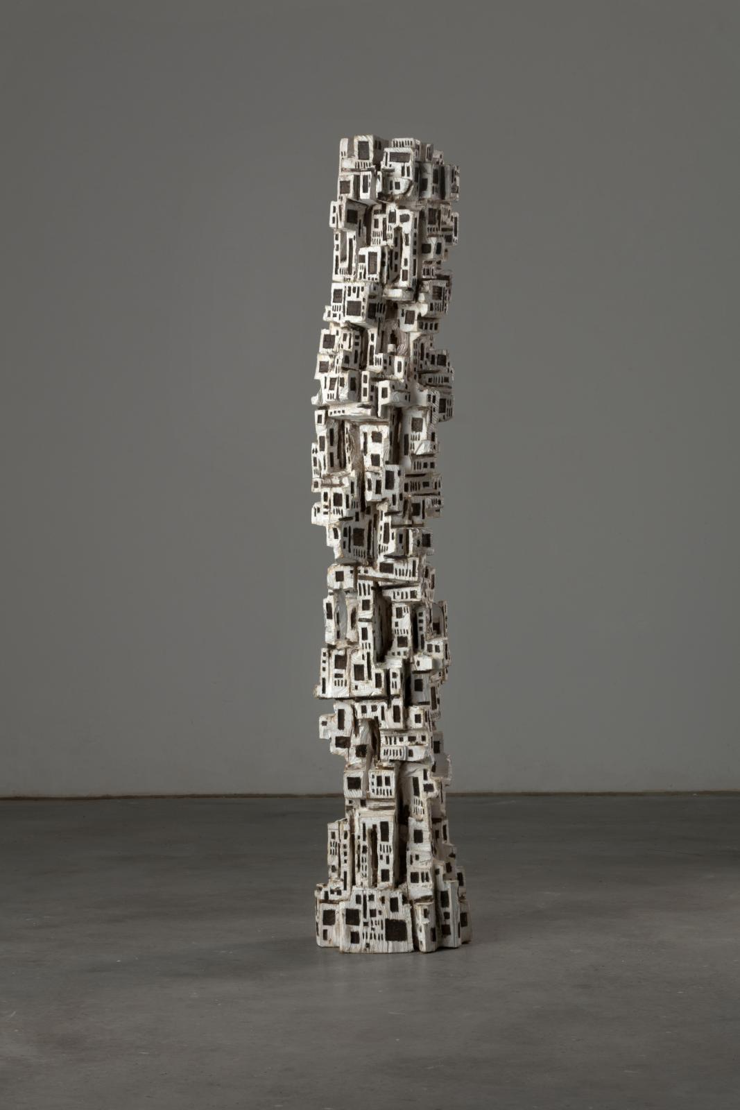 Klaus Hack, Turm, 2019, Ahorn weiß gefasst, 149,5 x 26,5 x 25 cm, verkauft!