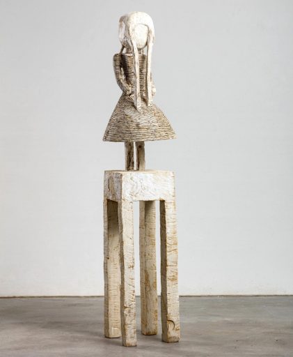 Klaus Hack, Zopfträgerin, 2018, 2019, Eiche, weiß gefasst, 202 cm x 47 cm x 43,5 cm, Preis auf Anfrage, Galerie Cyprian Brenner