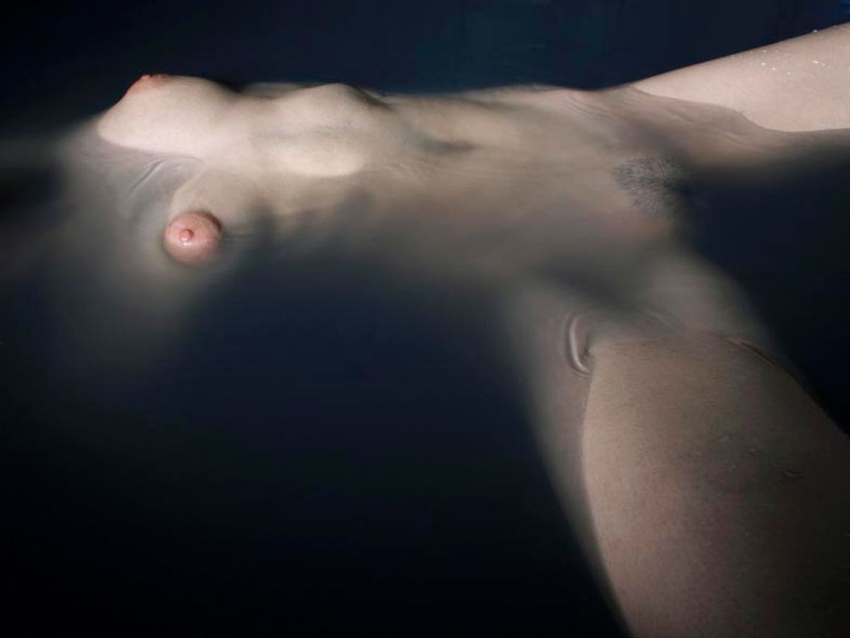 Hermann Försterling, Torso im Wasser (2), 08.2003, Inkjet auf beschichtetem Kupferdruckbütten, Auflage 8, 50 cm x 60 cm, derzeit nicht verfügbar, Galerie Cyprian Brenner