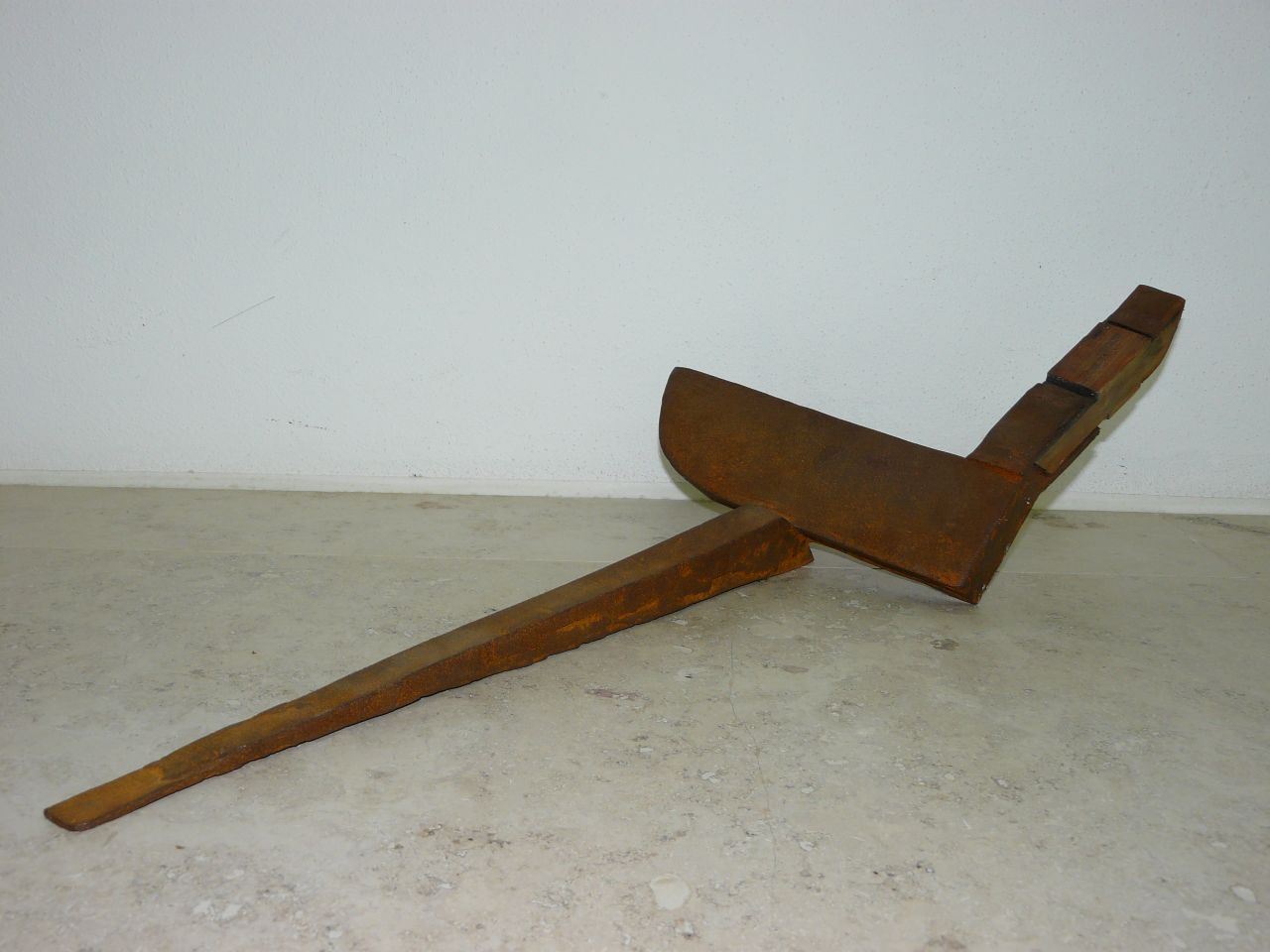 Franz Bernhard, Kleine Liegende Figur, 2011, Ferro-Guss, Holz, Ex. 6/7, 16 cm x 60 cm x 26,5 cm, - verkauft!