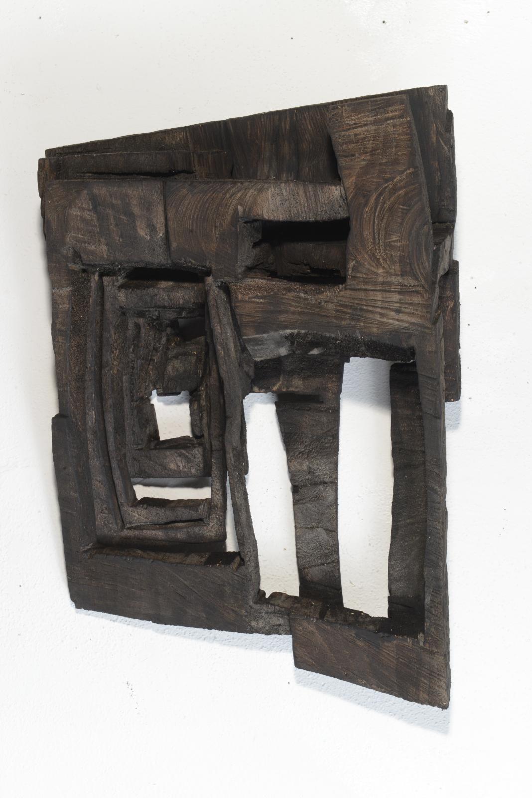 Armin Göhringer, o. T., 2015, Holz, geschwärzt, 40 cm x 60 cm x 23 cm, verkauft!