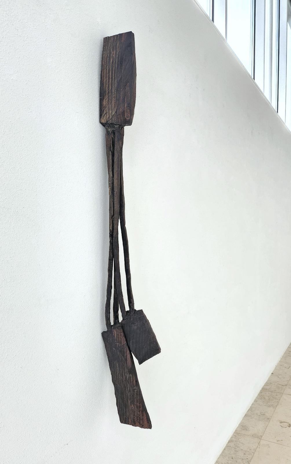 Armin Göhringer, o.T. (25), 2014, Holz geschwärzt, 125 cm x 20 cm x 6 cm, Preis auf Anfrage, Galerie Cyprian Brenner