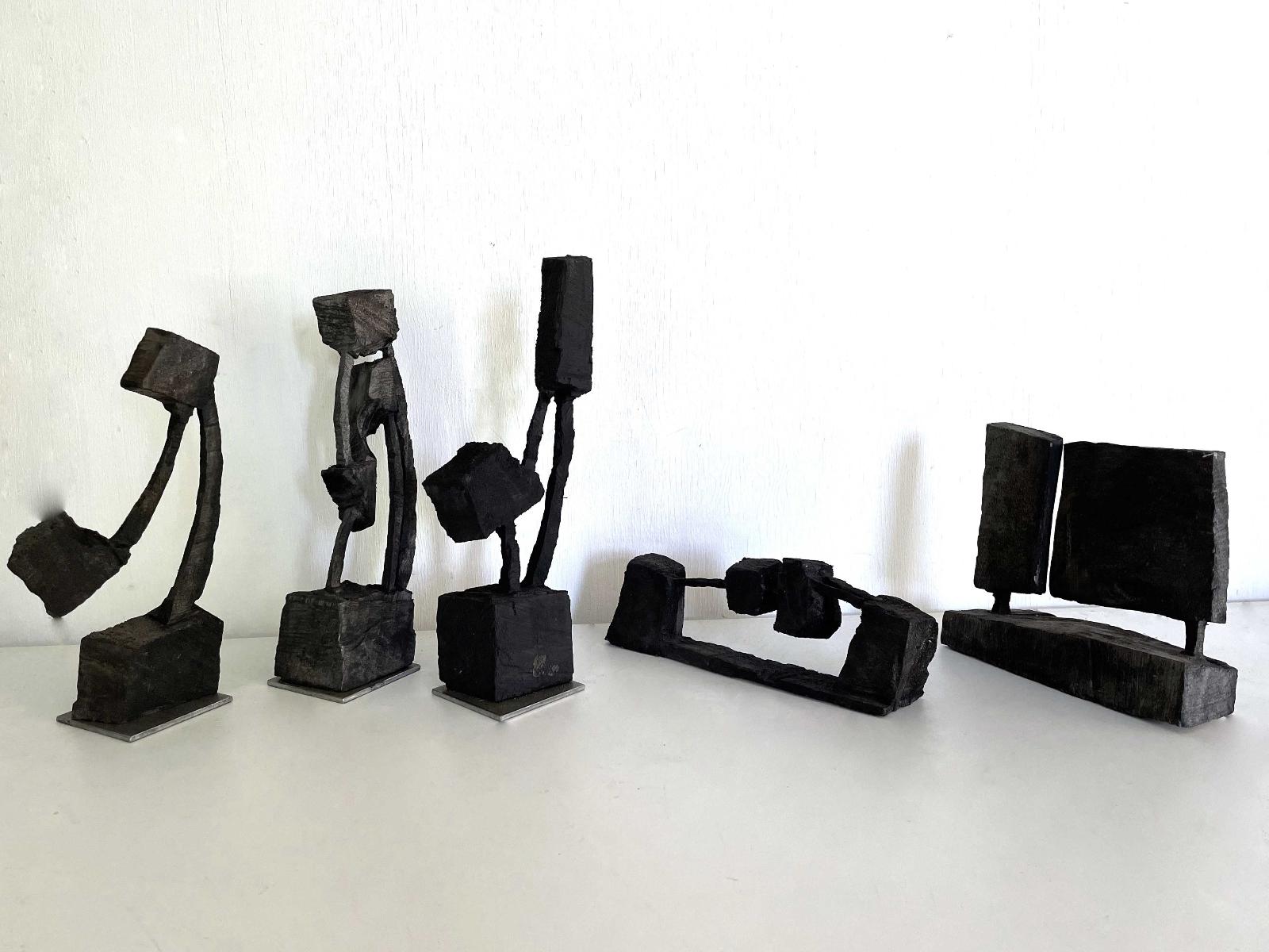 Armin Göhringer, 5 Miniaturen, 2022, Höhe ca. 30 cm, Holz geschwärzt, Preis auf Anfrage, Galerie Cyprian Brenner