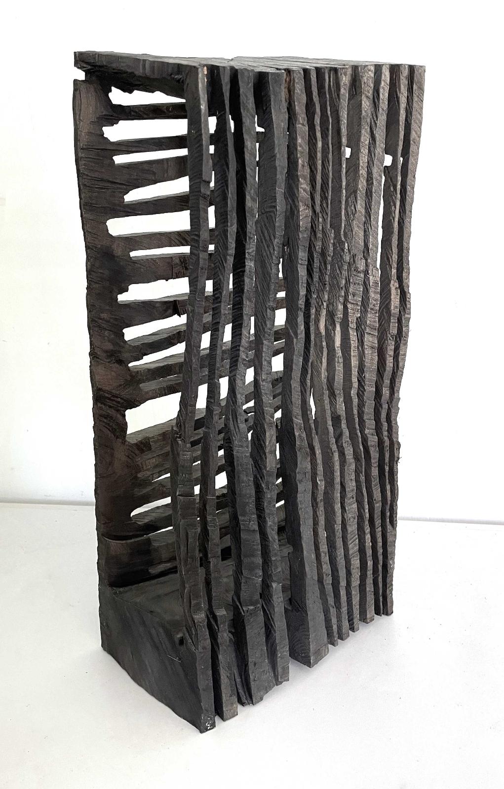 Armin Göhringer, o.T. (13), 2006, Holz geschwärzt, 50 cm x 26 cm x 15 cm, Preis auf Anfrage, Galerie Cyprian Brenner