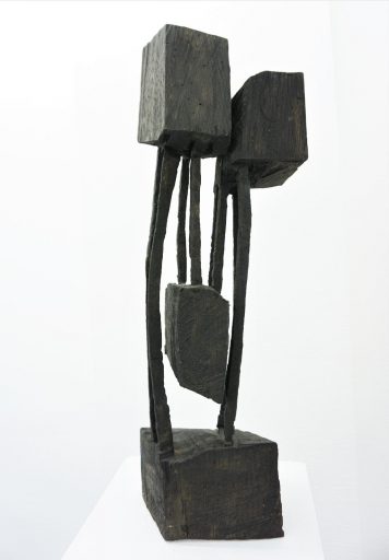 Armin Göhringer, o. T., 2014, Holz, geschwärzt, 65 cm x 18 cm x 15 cm, Preis auf Anfrage, agö004kü