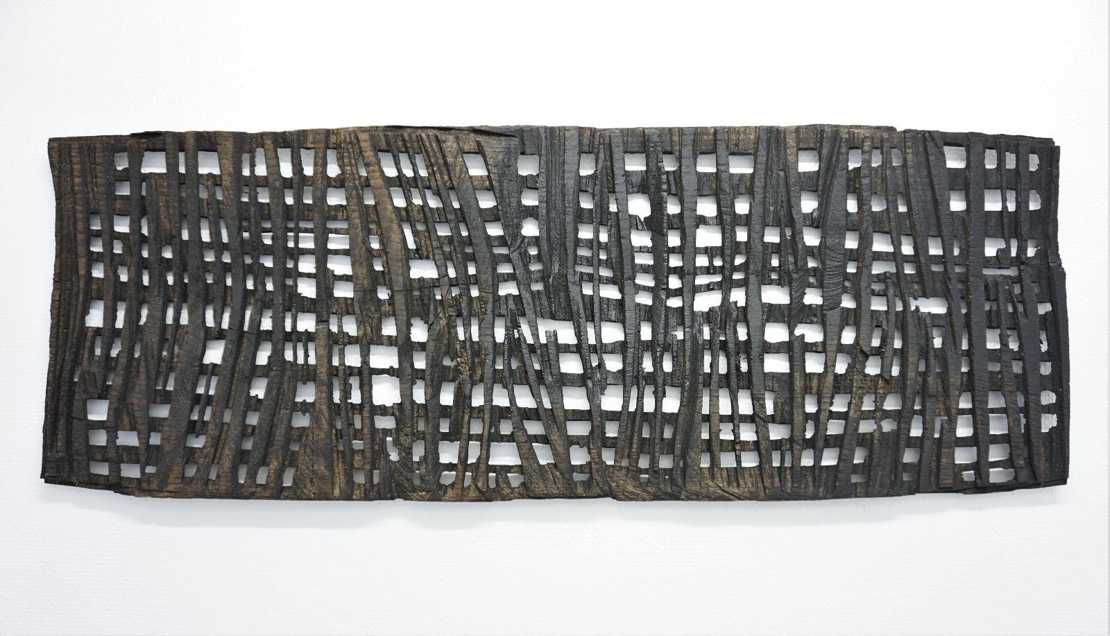Armin Göhringer, o. T., 2009, Holz, geschwärzt, 36 cm x 98 cm x 2 cm, Preis auf Anfrage, agö019kü