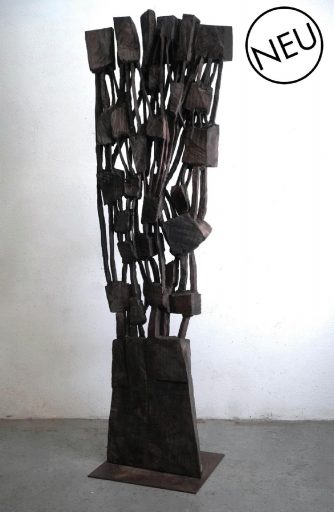 Armin Göhringer, o.T. (1), 2023, Mammutbaum, geschwärzt, Höhe 224 cm, Preis auf Anfrage, Galerie Cyprian Brenner