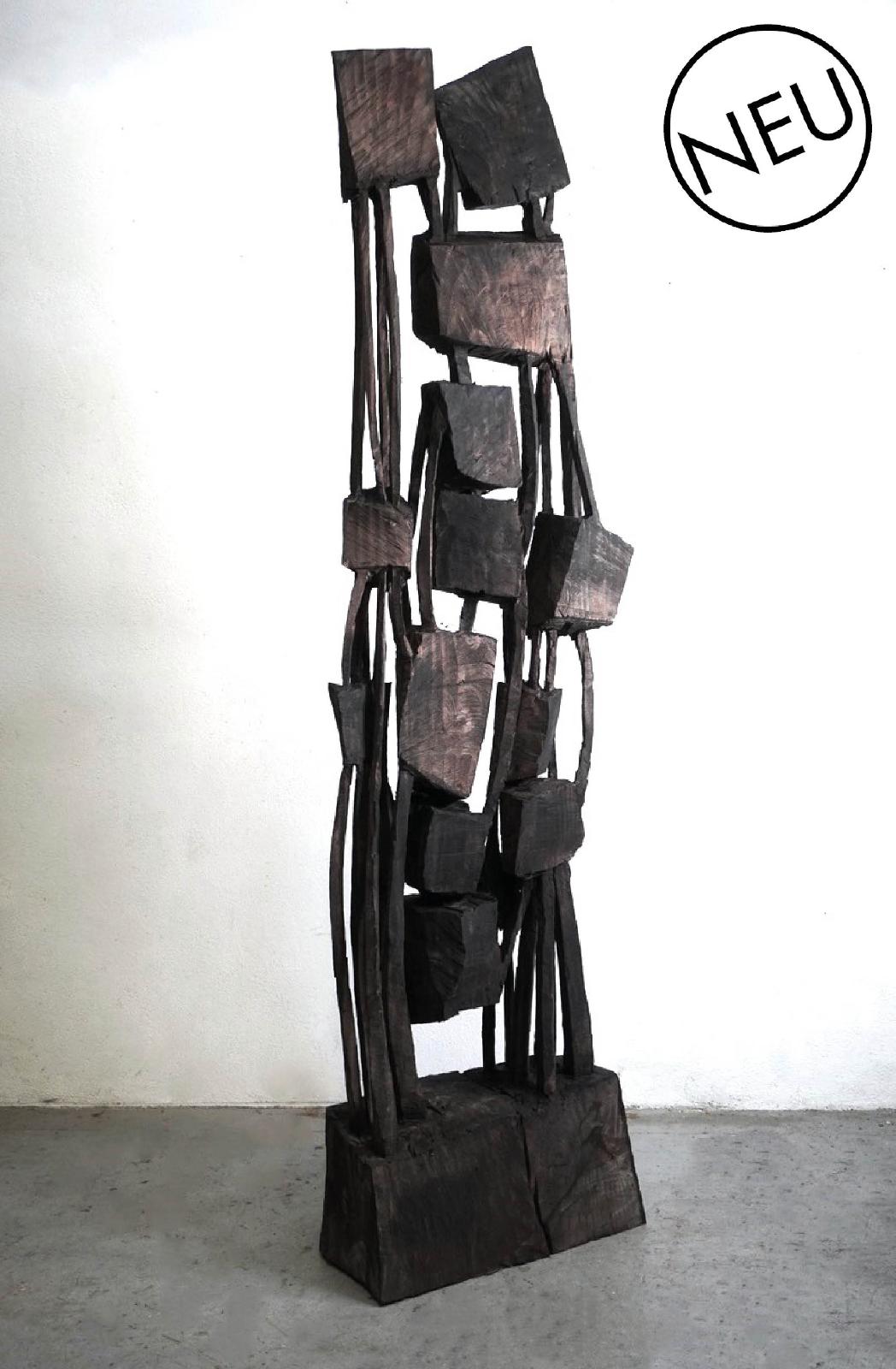 Armin Göhringer, o.T. (2), 2023, Mammutbaum, geschwärzt, Höhe 224 cm, Preis auf Anfrage, Galerie Cyprian Brenner