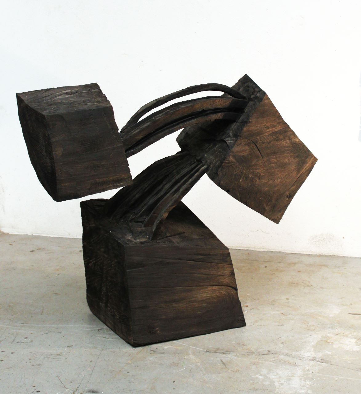 Armin Göhringer, o.T. , Holz geschwärzt , 2013 , 95 cm x 115 cm x 46 cm, agö036kü