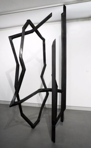Robert Schad, KAMART, 2013, Vierkantstahl massiv, 45 mm, 235 cm x 107 cm x 104 cm, Preis auf Anfrage, Galerie Cyprian Brenner
