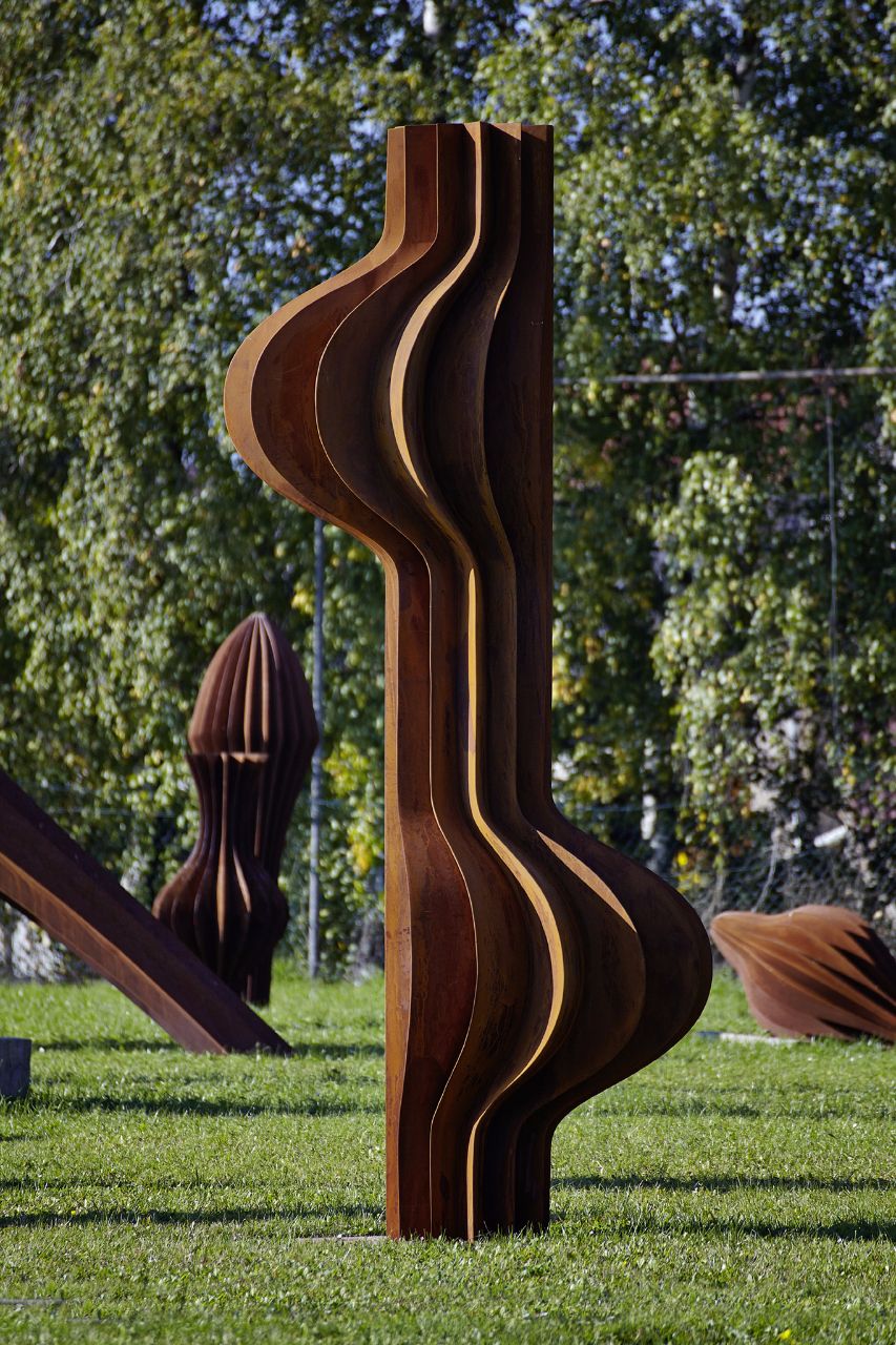 Herbert Mehler, appianamento, 2013, Corten-Stahl, 250 cm x 107 cm x 106 cm, Preis auf Anfrage, meh002kü, Galerie Cyprian Brenner