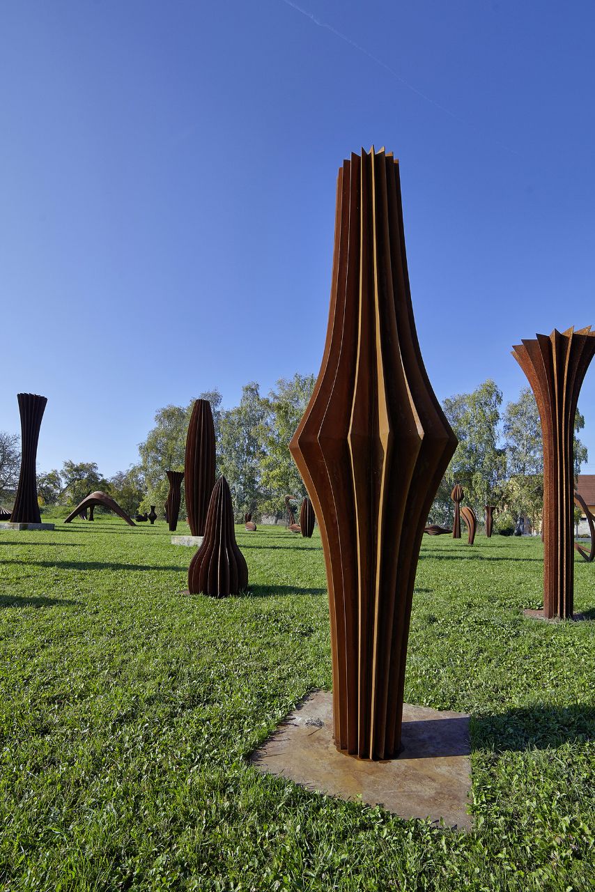 Herbert Mehler, piega piccola, 2013, Corten-Stahl, 200 cm x 54 cm x 54 cm, Preis auf Anfrage, meh013kü