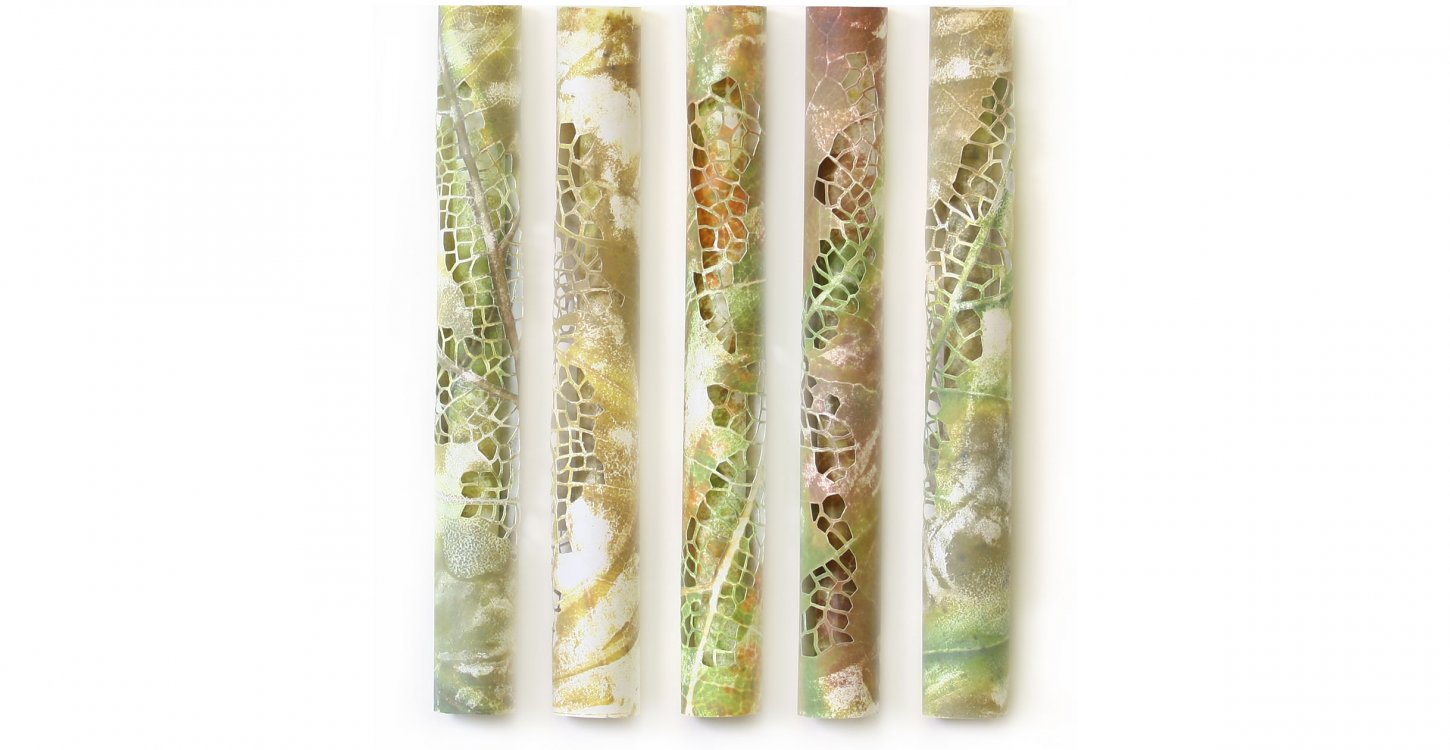 Jeanette Zippel, Bienenpflanzenröhren, Blattstrukturen 6 , 2015 , Kopie auf Papier Bienenwachs Mischtechnik , 80 cm x 76 cm x 10 cm, Preis auf Anfrage, SüdWestGalerie