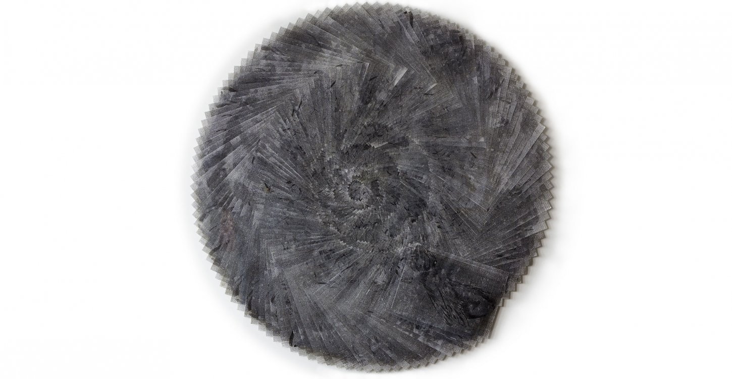 Jeanette Zippel, Eiablage der Königin 2, 1997 , Kopien auf Bienenwachspapieren übereinandergebügelt , 91 cm x 90 cm , Preis auf Anfrage, SüdWestGalerie