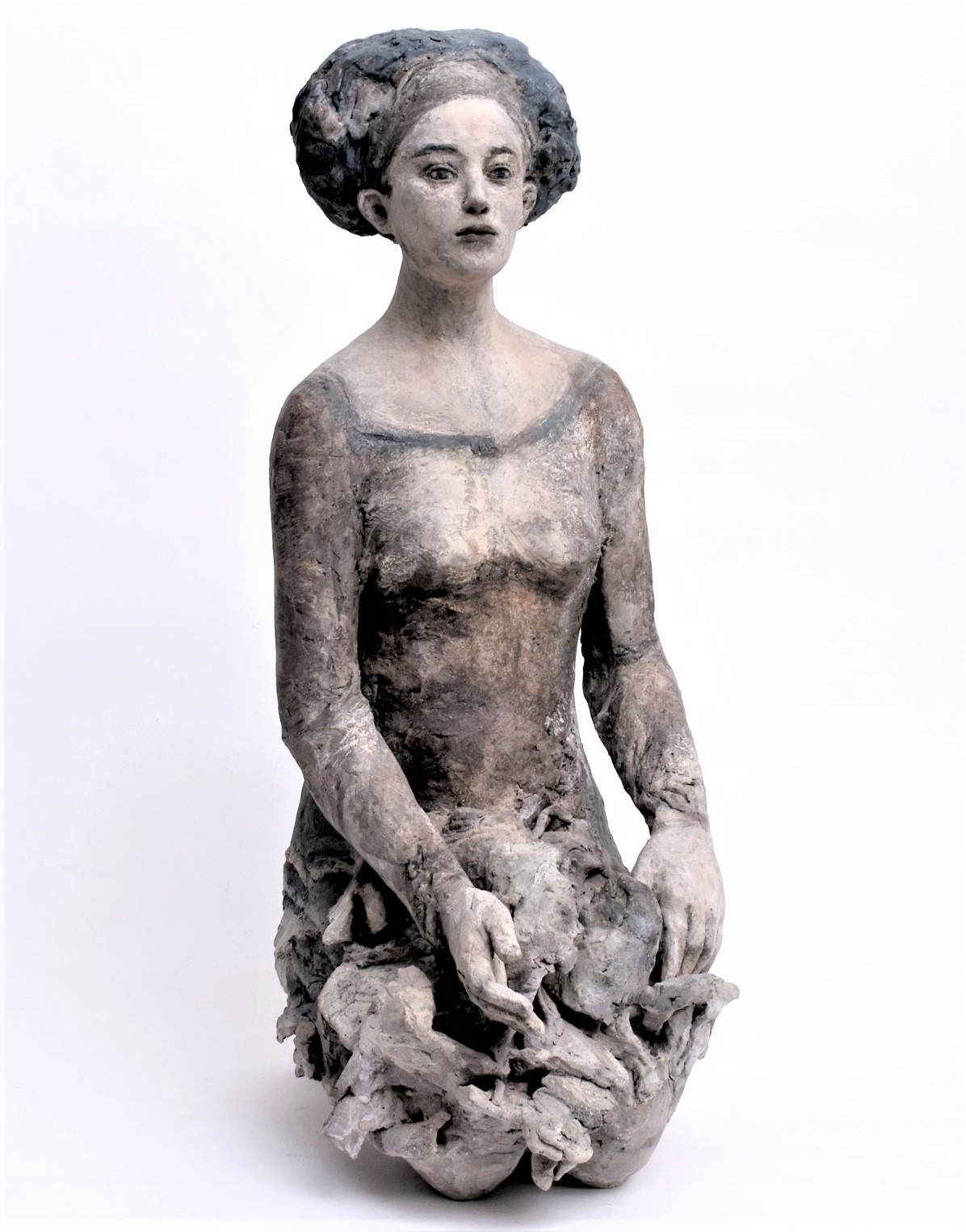 Silvia Siemes, Grosse Sitzende, 2019, Terrakotta gebrannt, Höhe 87 cm, Preis auf Anfrage, SüdWestGalerie