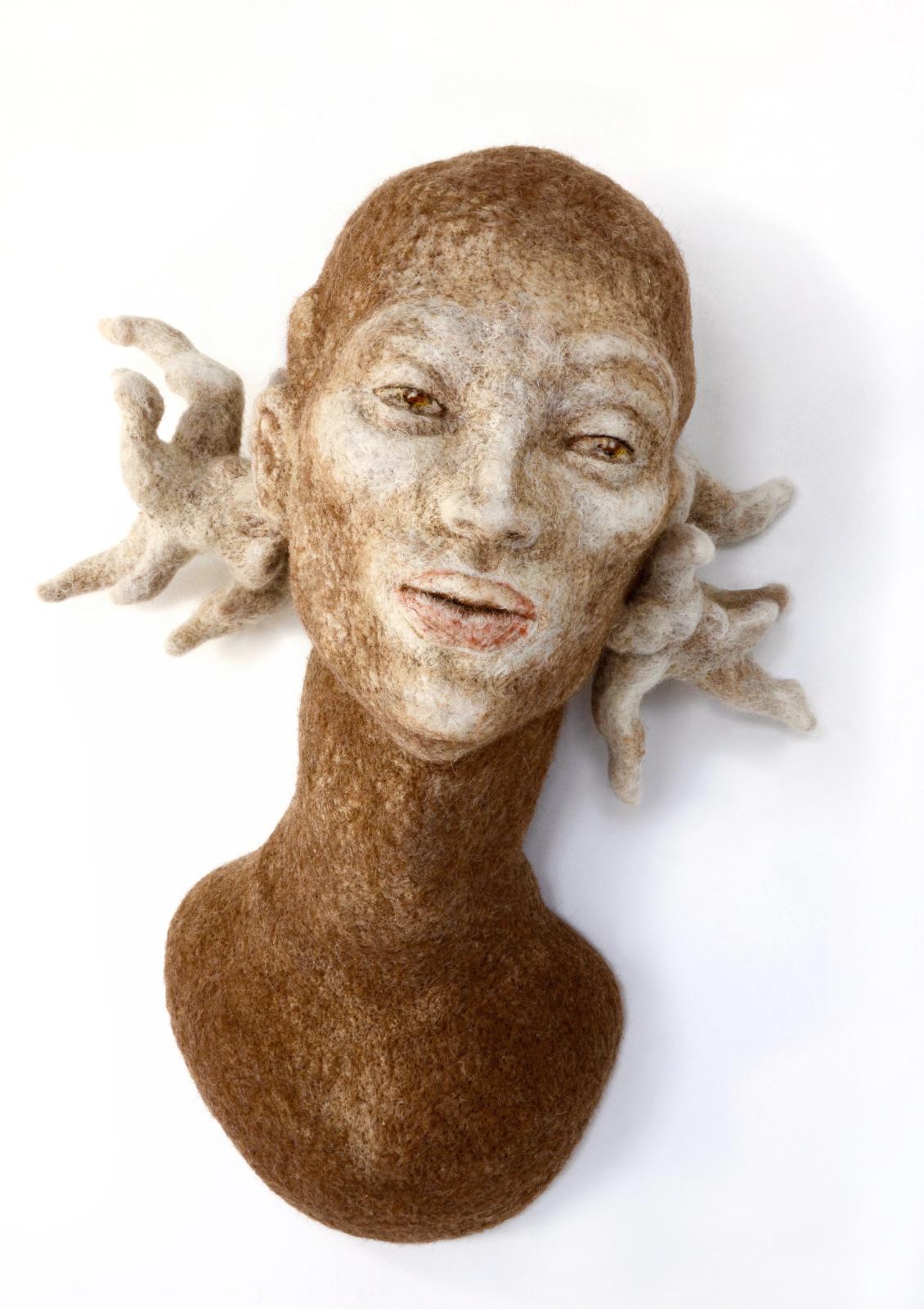 Stefanie Ehrenfried, O. T. (Olm), 2015, Schafwolle, nadelgefilzt, 57 cm x 48 cm x 25 cm, Preis auf Anfrage, Galerie Cyprian Brenner