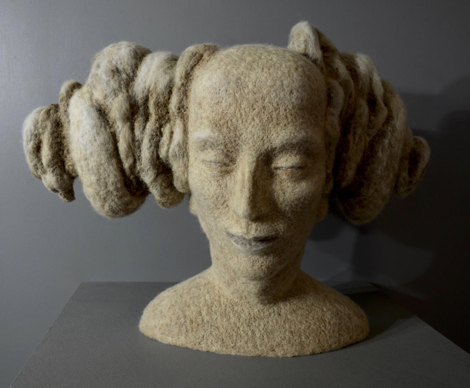Stefanie Ehrenfried, O.T. (Gewahr), 2022, Schafwolle, nadelgefilzt, 44 cm x 57 cm x 25 cm, Preis auf Anfrage, Galerie Cyprian Brenner