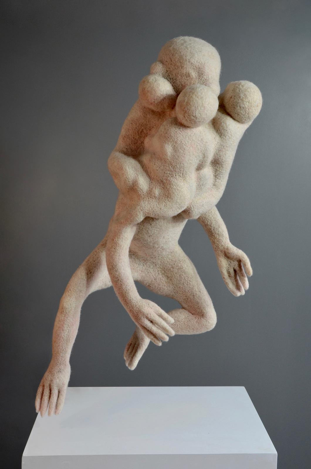Stefanie Ehrenfried, Absprung, 2012, Schafwolle nadelgefilzt, 52 cm x 84 cm x 34 cm, Preis auf Anfrage, Galerie Cyprian Brenner